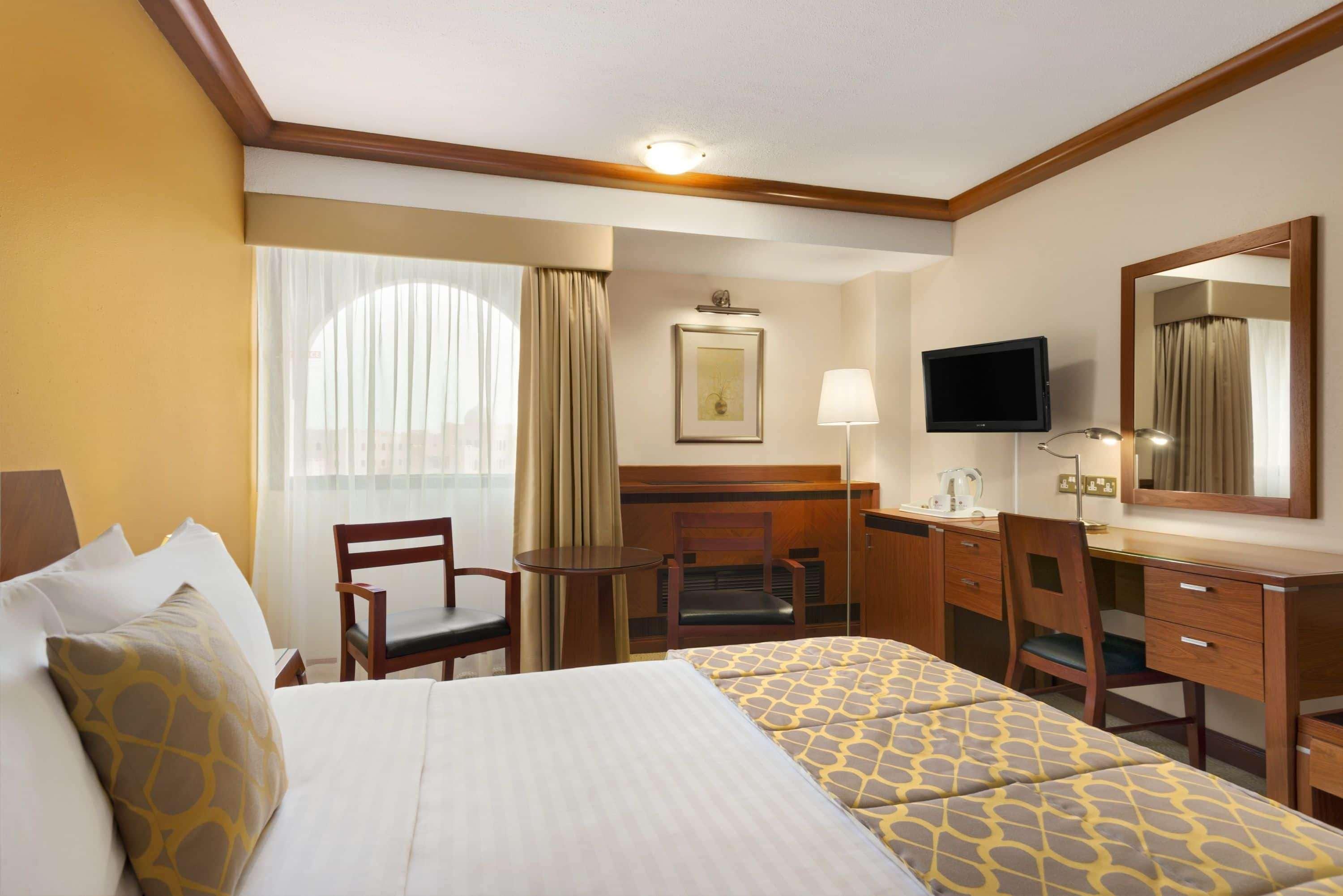 Hotel Ramada By Wyndham Bahrain Manama Exterior foto
