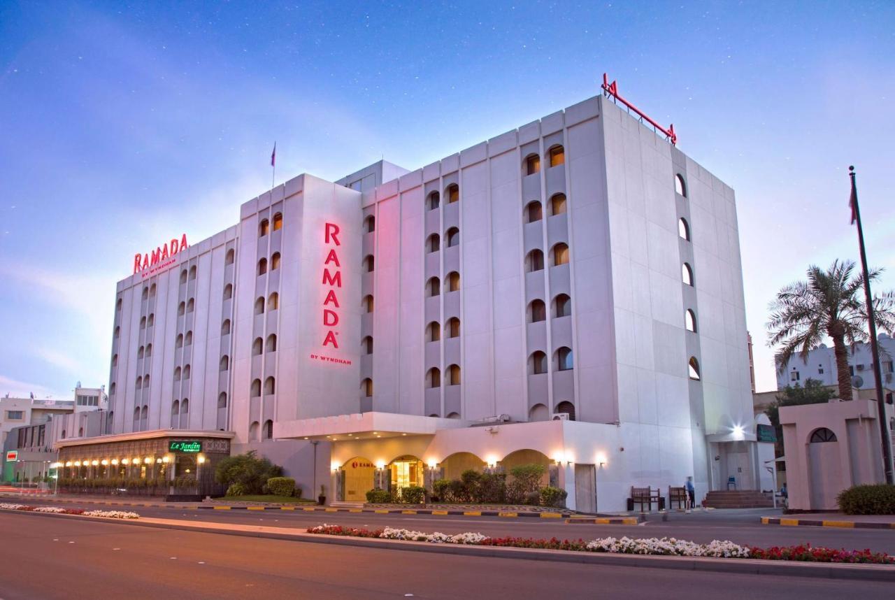 Hotel Ramada By Wyndham Bahrain Manama Exterior foto
