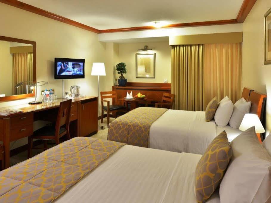 Hotel Ramada By Wyndham Bahrain Manama Exterior foto