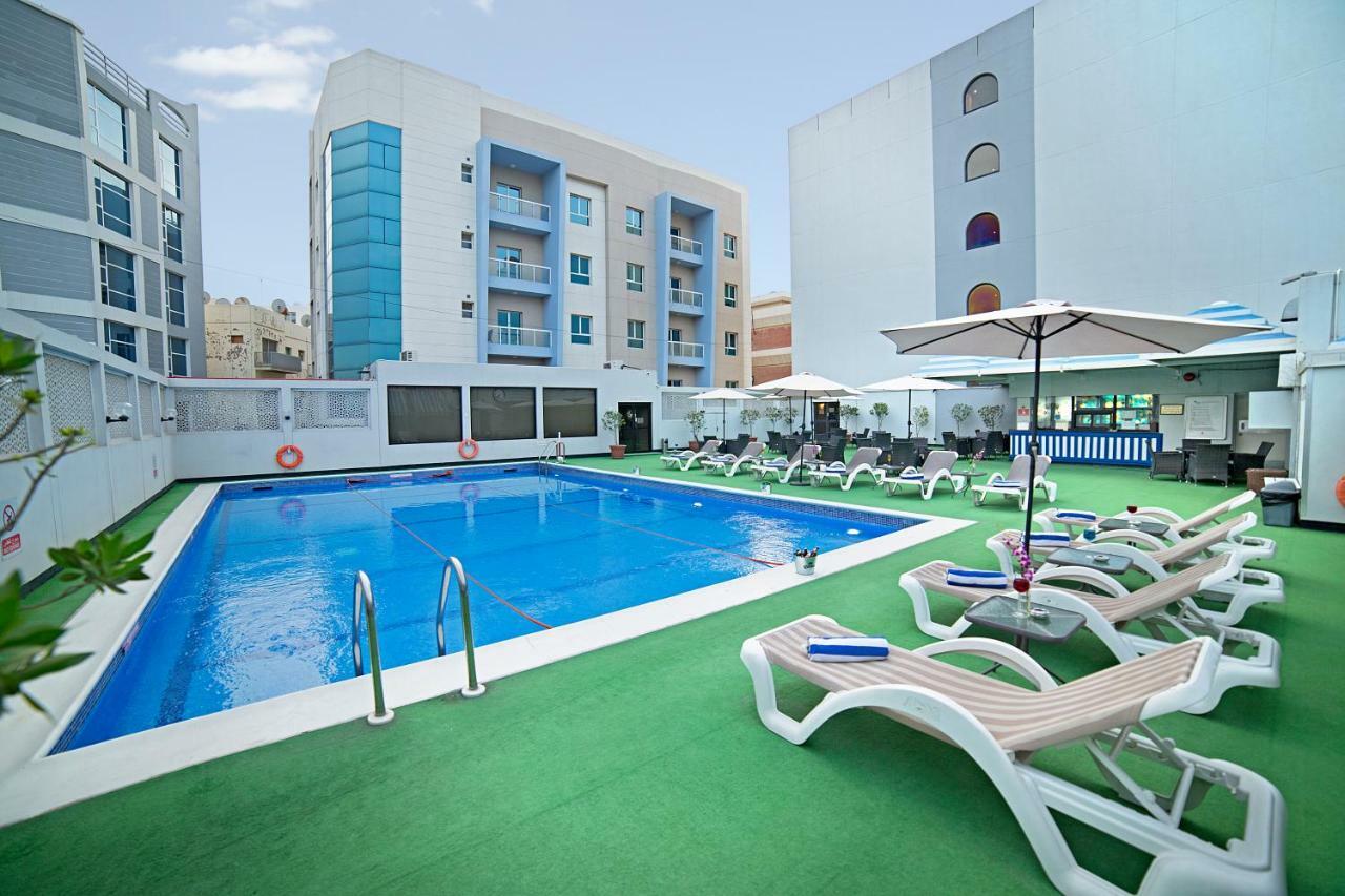 Hotel Ramada By Wyndham Bahrain Manama Exterior foto