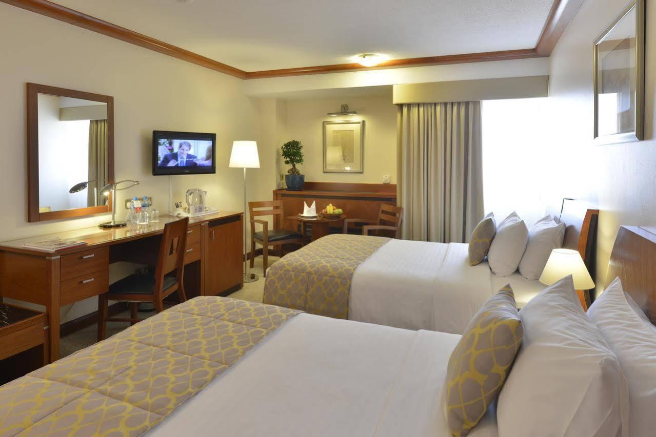 Hotel Ramada By Wyndham Bahrain Manama Exterior foto